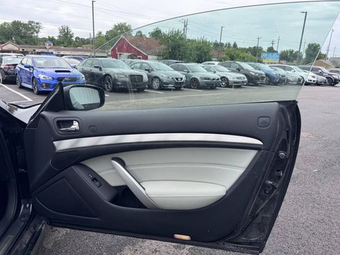 Used 2014 INFINITI Q60 Convertible w/ Premium Package RWD image 12