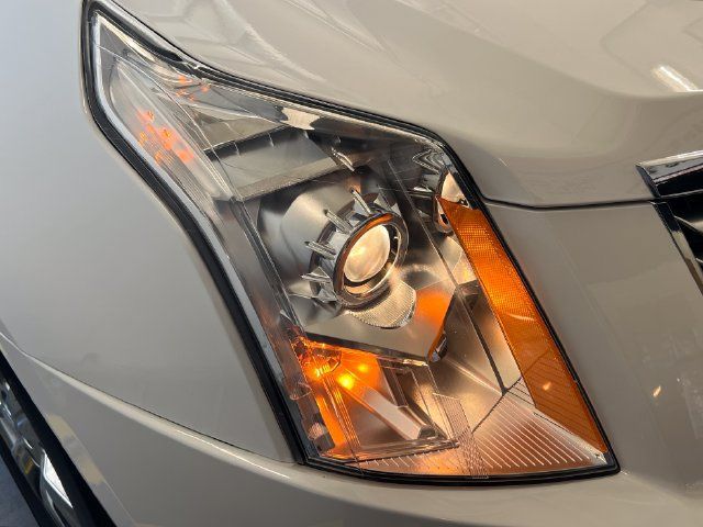Used 2015 Cadillac SRX Luxury w/ Driver Awareness Package FWD image 13