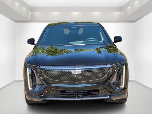 New 2026 Cadillac Lyriq Signature Sport w/ LPO, Floor Liner Package AWD/4WD image 2