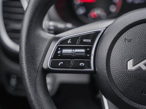 Used 2023 Kia Seltos LX image 25