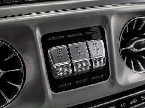 Used 2024 Mercedes-Benz G 550 image 32