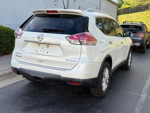 Used 2016 Nissan Rogue SV image 6