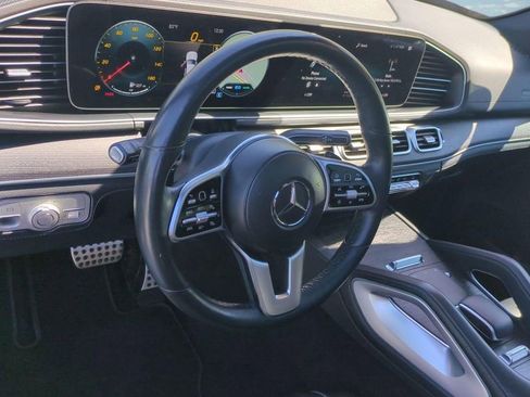 Used 2022 Mercedes-Benz GLS 450 4MATIC image 9