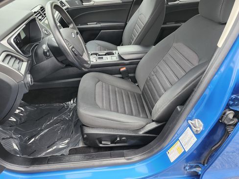 Used 2020 Ford Fusion SE FWD image 24