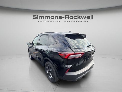 Used 2025 Ford Escape ST-Line AWD/4WD image 2