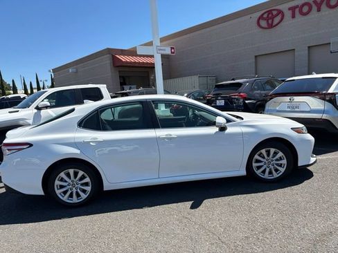 Used 2019 Toyota Camry LE w/ Convenience Package FWD image 6
