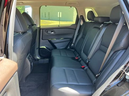Used 2023 Nissan Rogue SV w/ SV Premium B Package AWD/4WD image 5