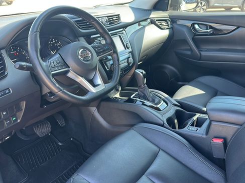 Used 2021 Nissan Rogue Sport SL w/ Premium Package image 12