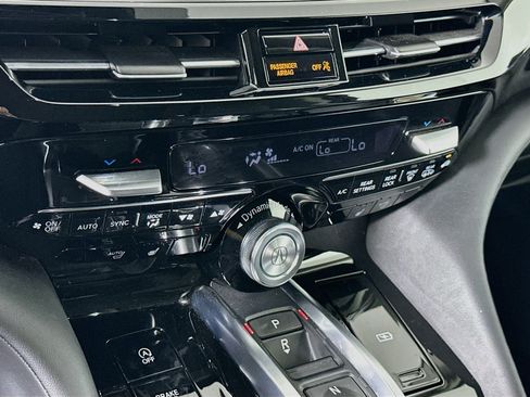 Used 2024 Acura MDX SH-AWD w/ Technology Package image 24
