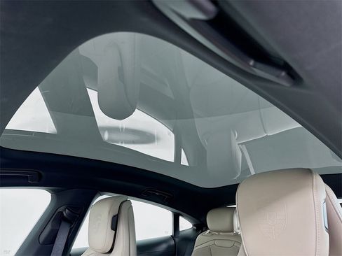 Used 2022 Porsche Taycan image 24