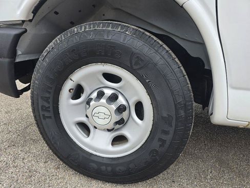 Used 2016 Chevrolet Express 3500 RWD image 19