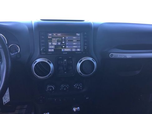 Used 2014 Jeep Wrangler Unlimited Sahara w/ Dual Top Group AWD/4WD image 14