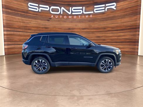 Used 2022 Jeep Compass Limited image 8