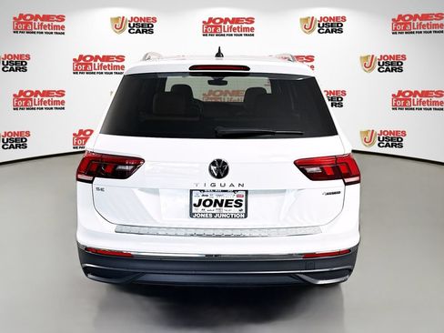 Used 2024 Volkswagen Tiguan SE AWD/4WD image 14