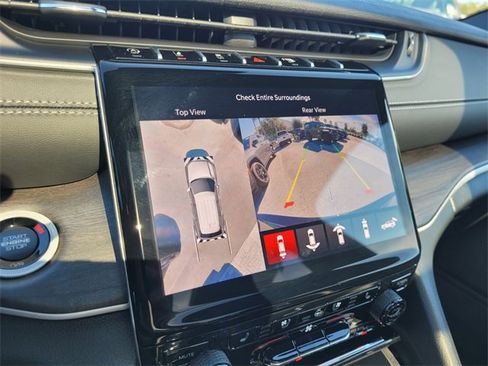 New 2025 Jeep Grand Cherokee Limited w/ Luxury Tech Group II image 34