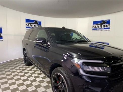 Used 2023 Ford Expedition Limited image 4