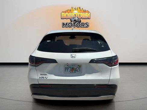 Used 2023 Honda HR-V EX-L image 6