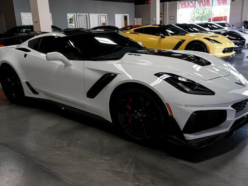 Used 2019 Chevrolet Corvette ZR1 w/ ZTK Track Performance Package RWD image 2