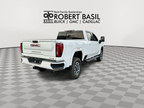 Used 2022 GMC Sierra 2500 AT4 w/ AT4 Preferred Package AWD/4WD image 8