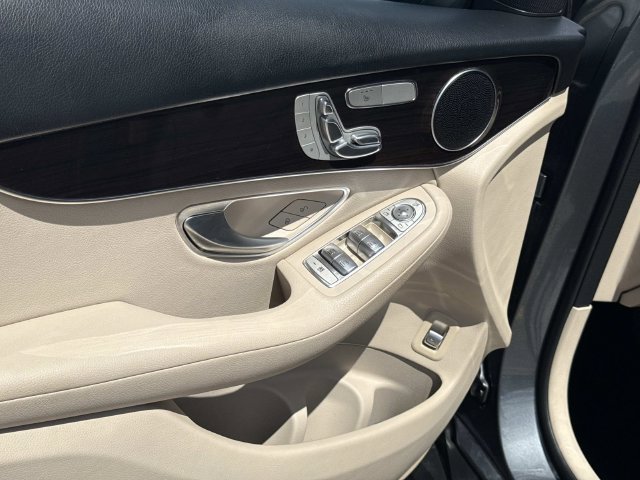 Used 2022 Mercedes-Benz GLC 300 image 18