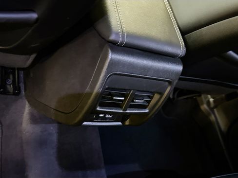 Used 2024 Cadillac XT4 Premium Luxury image 28