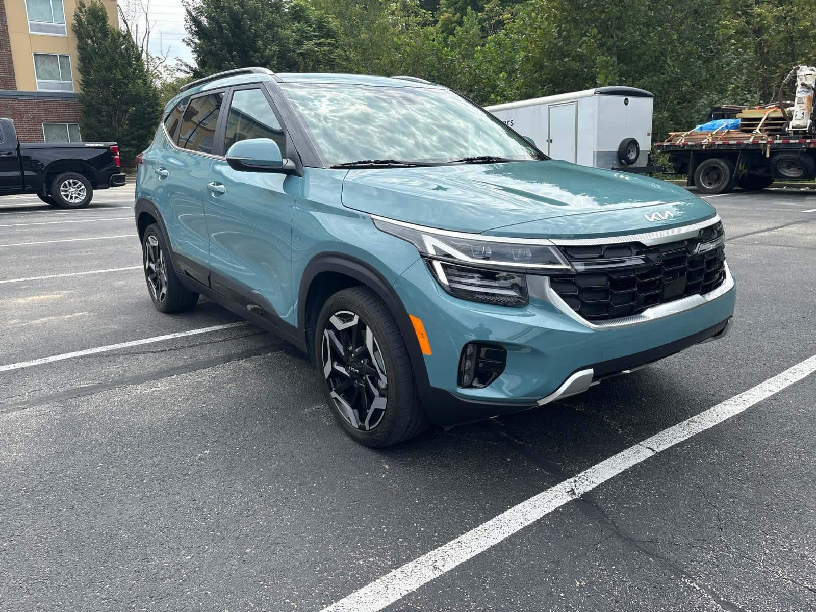 Used 2024 Kia Seltos SX w/ SX Sunroof Package AWD/4WD image 6
