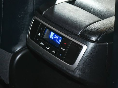 Used 2019 Toyota Highlander SE AWD/4WD image 42
