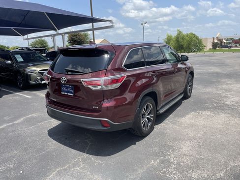 Used 2016 Toyota Highlander XLE FWD image 7