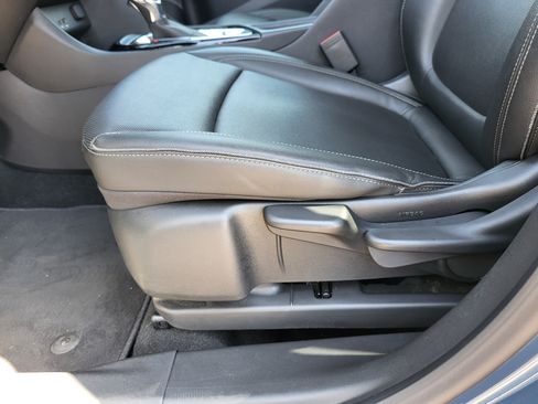 Used 2024 Buick Encore GX Sport Touring FWD image 20