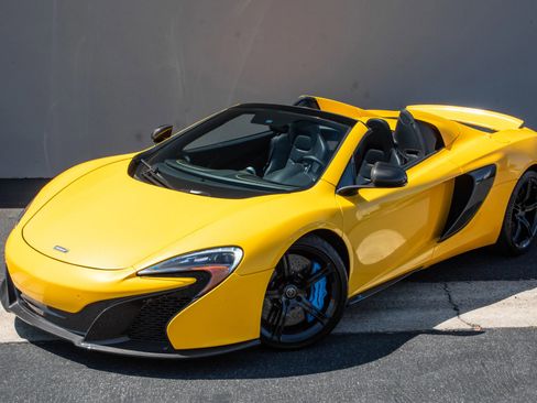 Used 2015 McLaren 650S Spider image 3
