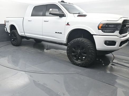 Used 2022 RAM 2500 Limited w/ Night Edition image 7