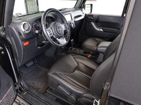Used 2017 Jeep Wrangler Rubicon AWD/4WD image 15