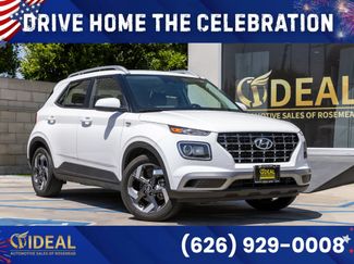 Used 2025 Hyundai Venue SEL FWD video 1
