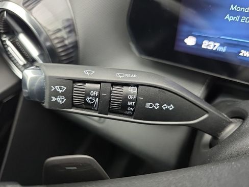 Used 2025 Chevrolet Equinox LT w/ Convenience Package II AWD/4WD image 29