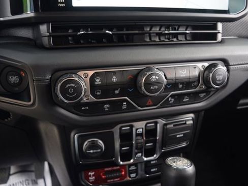Used 2025 Jeep Wrangler Unlimited Rubicon 392 AWD/4WD image 11