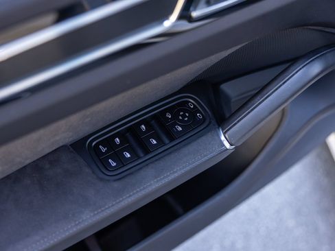 Certified 2023 Porsche Cayenne GTS AWD/4WD image 40