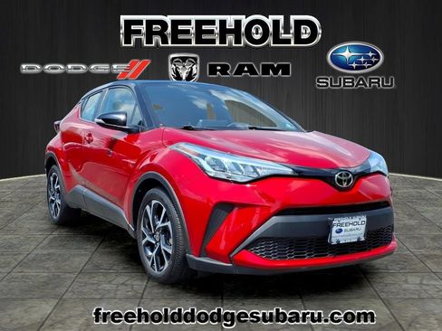 Used 2020 Toyota C-HR XLE FWD image 1