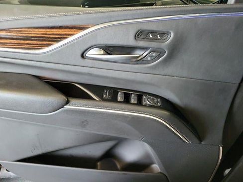 Used 2023 Cadillac Escalade Luxury RWD image 5