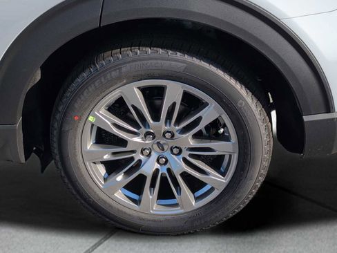 New 2025 Ford Explorer Platinum image 17