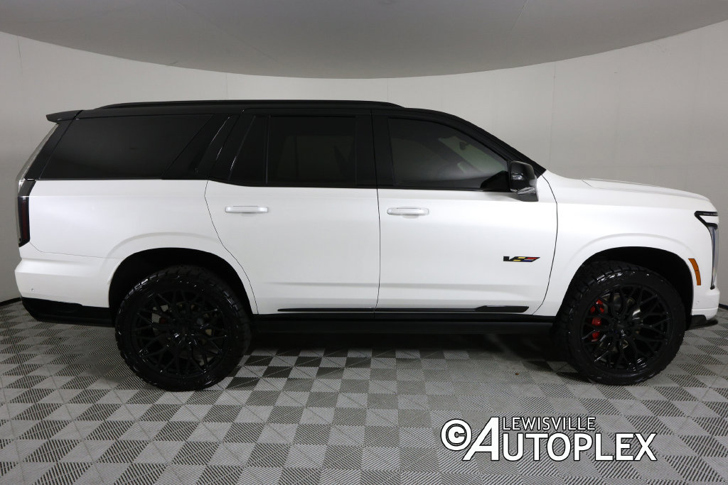 Used 2025 Cadillac Escalade V AWD/4WD image 4