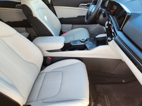 Certified 2026 Kia Sportage EX image 13