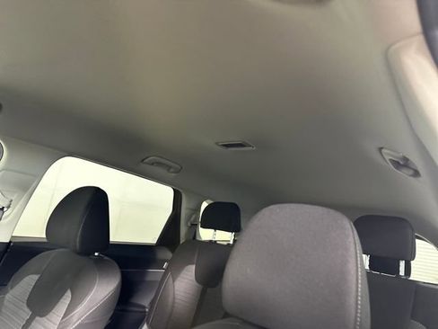 Used 2025 Kia Sorento LX FWD image 12