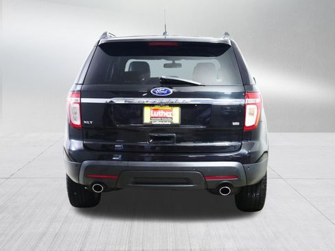 Used 2015 Ford Explorer XLT w/ Equipment Group 202B AWD/4WD image 6