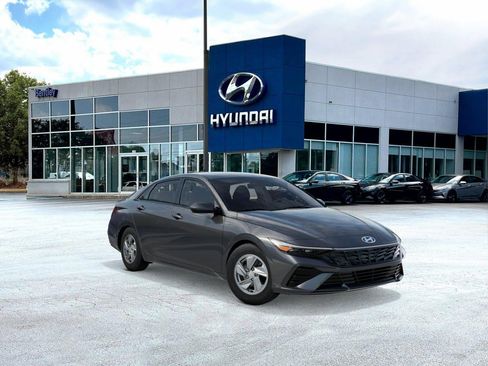 New 2026 Hyundai Elantra SE image 2
