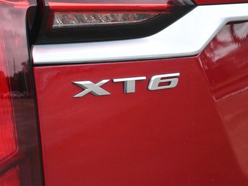 Used 2022 Cadillac XT6 Premium Luxury image 20