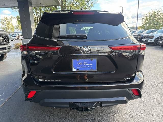 Used 2020 Toyota Highlander L AWD/4WD image 11