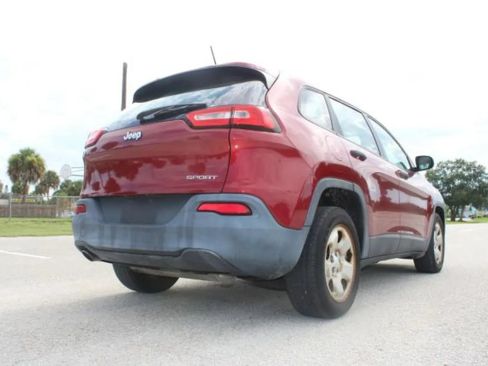 Used 2014 Jeep Cherokee Sport FWD image 27