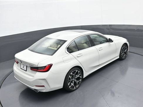 New 2025 BMW 330i xDrive Sedan w/ Convenience Package AWD/4WD image 35
