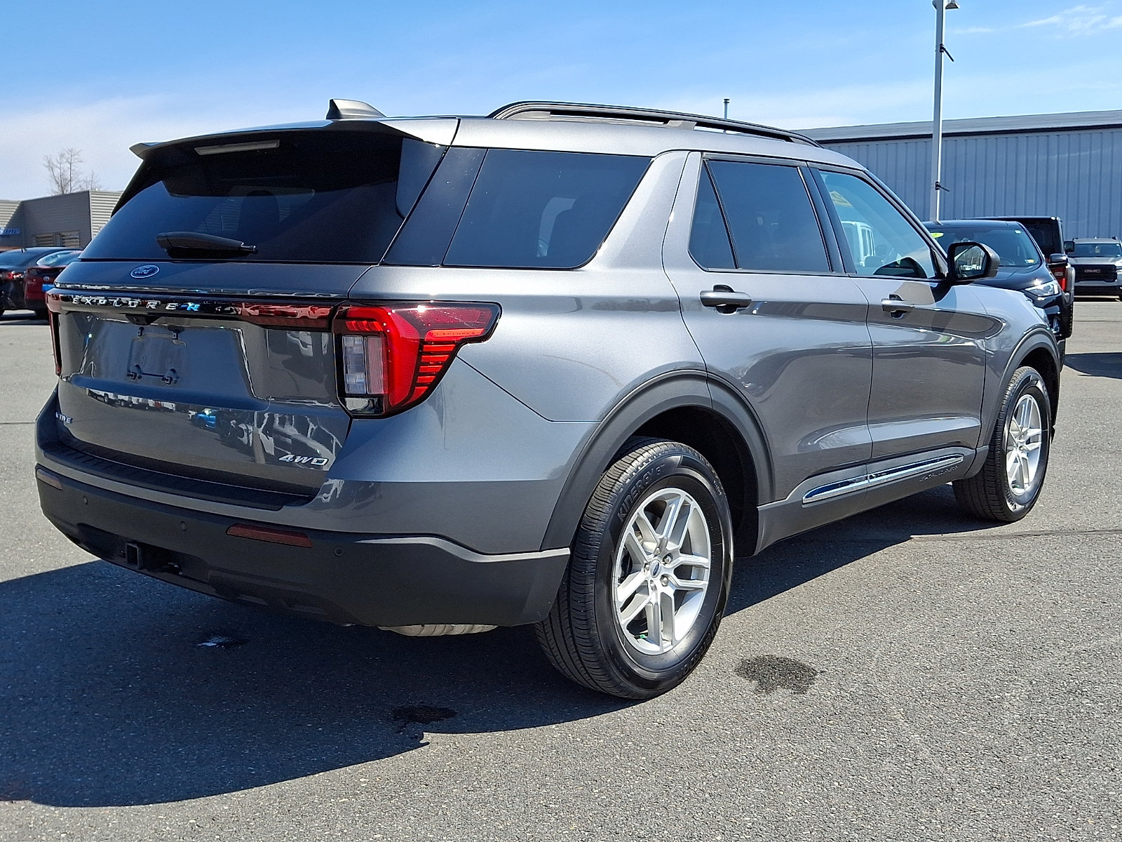 Certified 2025 Ford Explorer Active AWD/4WD image 6