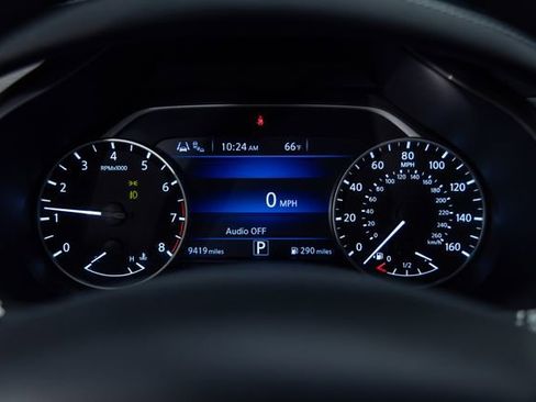 Used 2024 Nissan Murano SV image 2